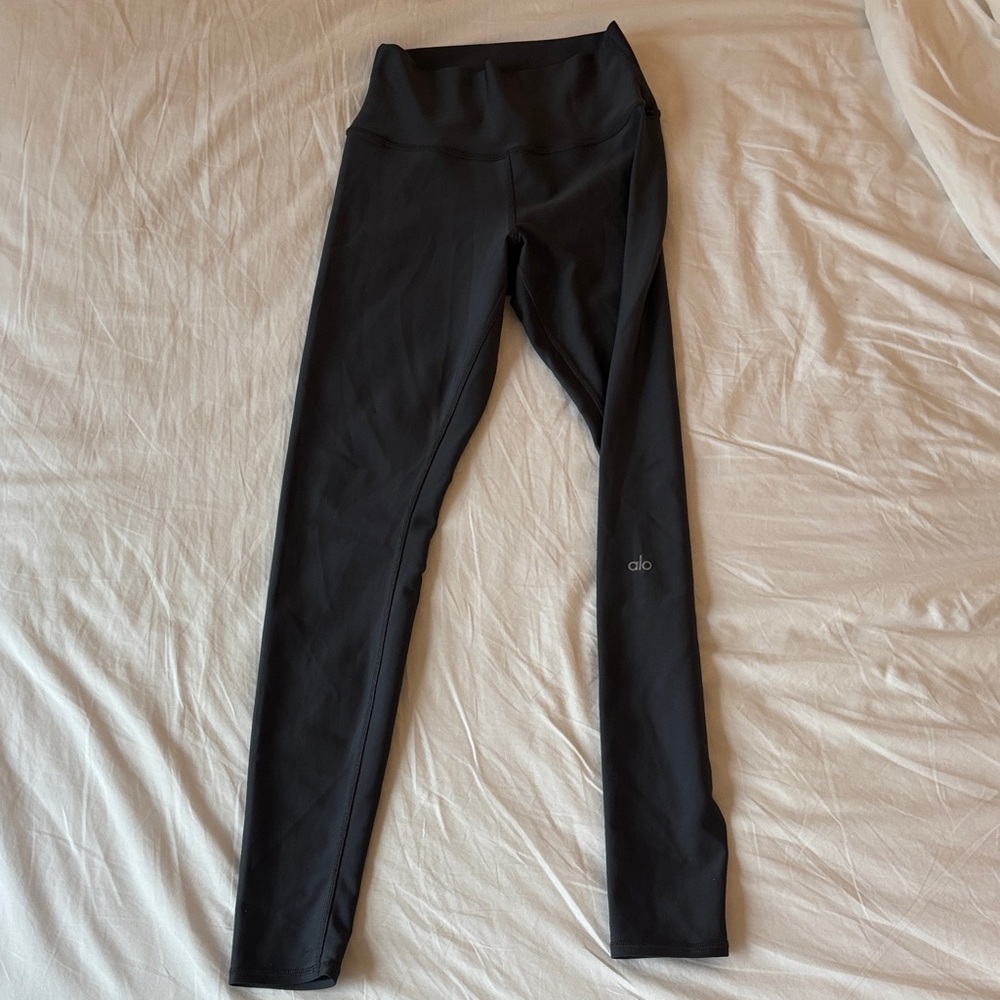 ALO Yoga Airbrush High-Waisted Leggings in Gray/Silver
